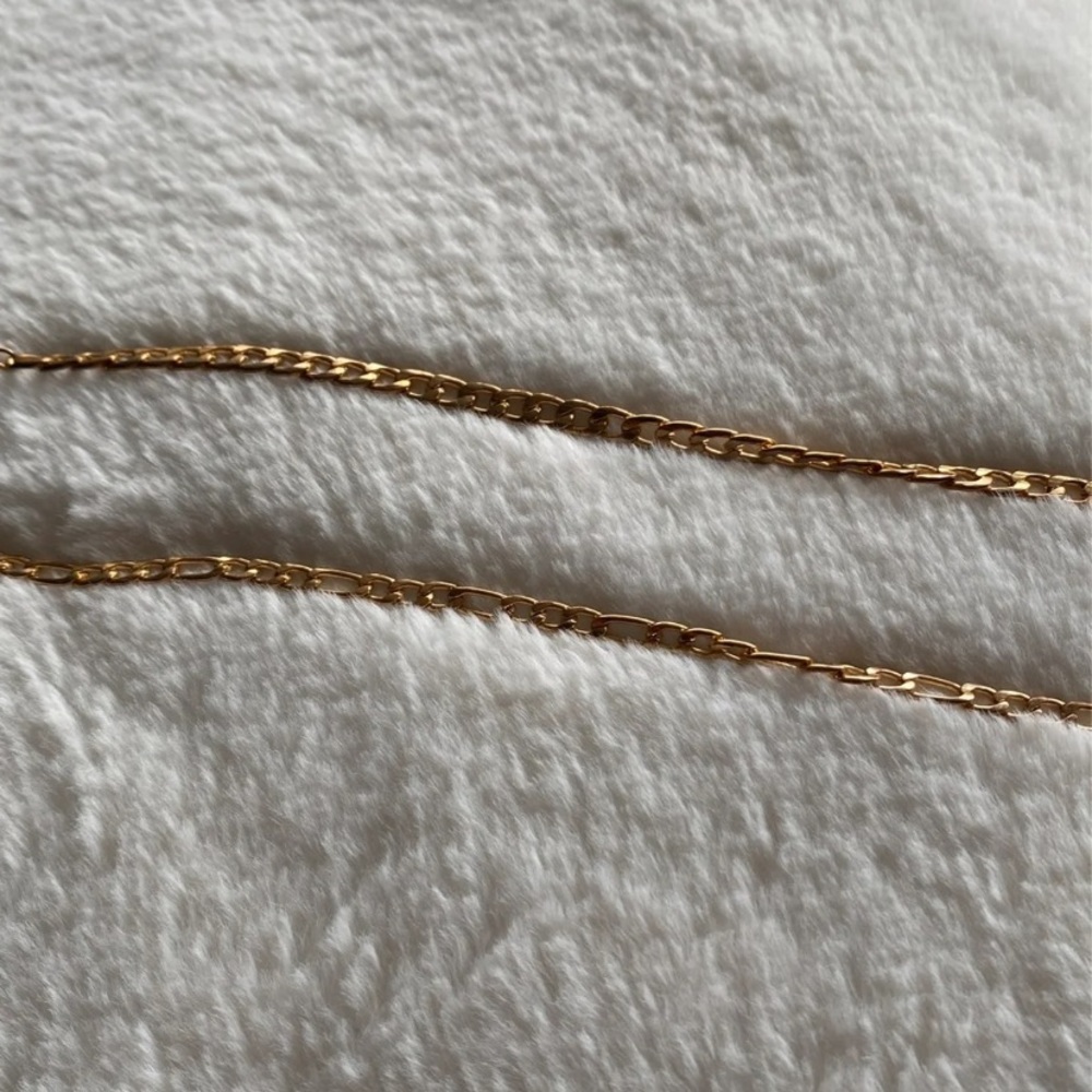 2 gold anklets